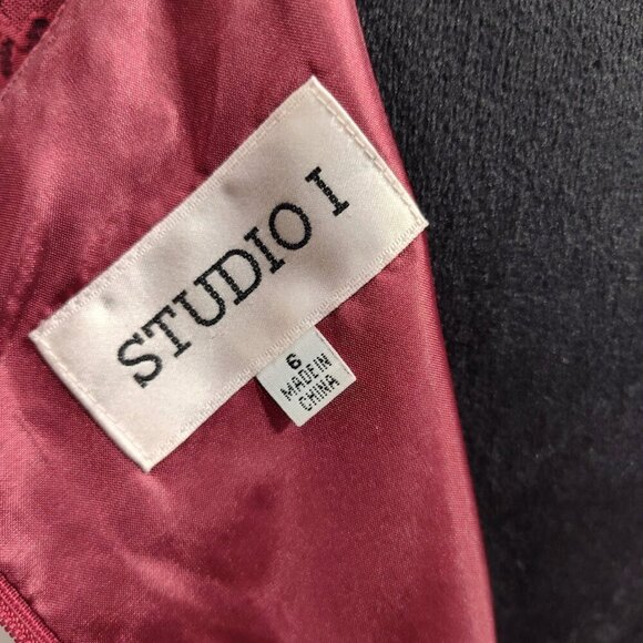 Studio I Woman's Size 6 Maroon Animal Print Fully Lined Shift Dress and Jacket - Picture 10 of 14